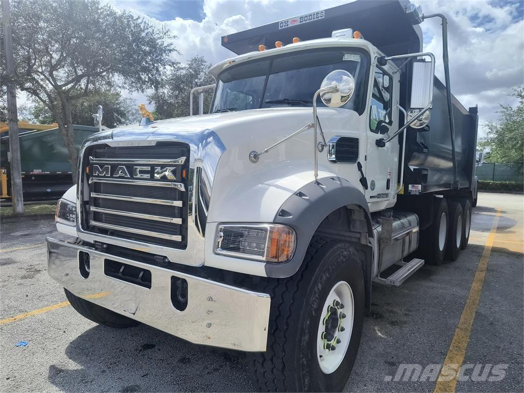 Mack GR64FR Billenő teherautók