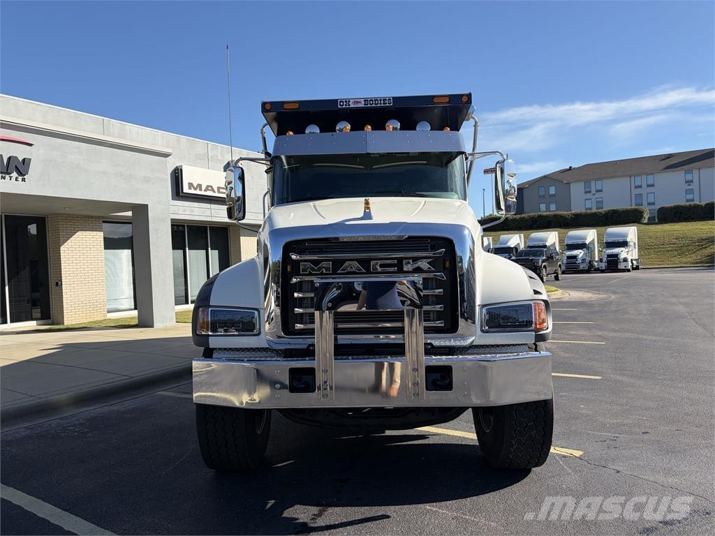 Mack GR64FR Billenő teherautók