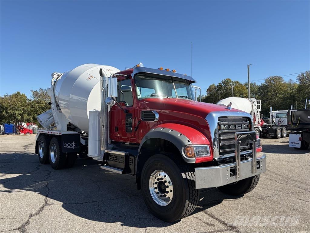 Mack GR64FR Betonkeverők/Betonpumpák