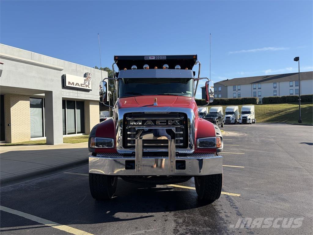 Mack GR64FR Billenő teherautók