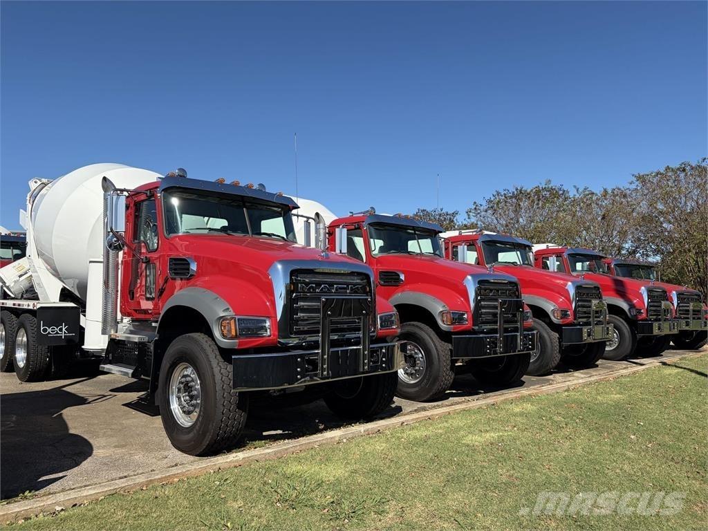 Mack GR64FR Betonkeverők/Betonpumpák