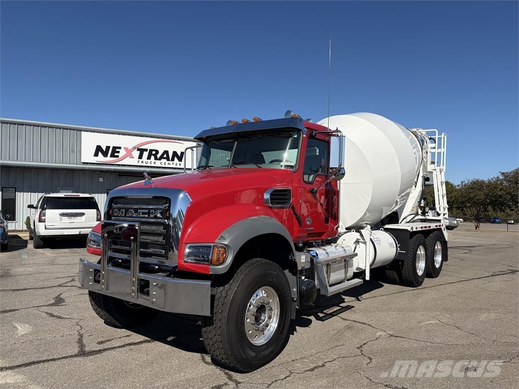 Mack GR64FR Betonkeverők/Betonpumpák