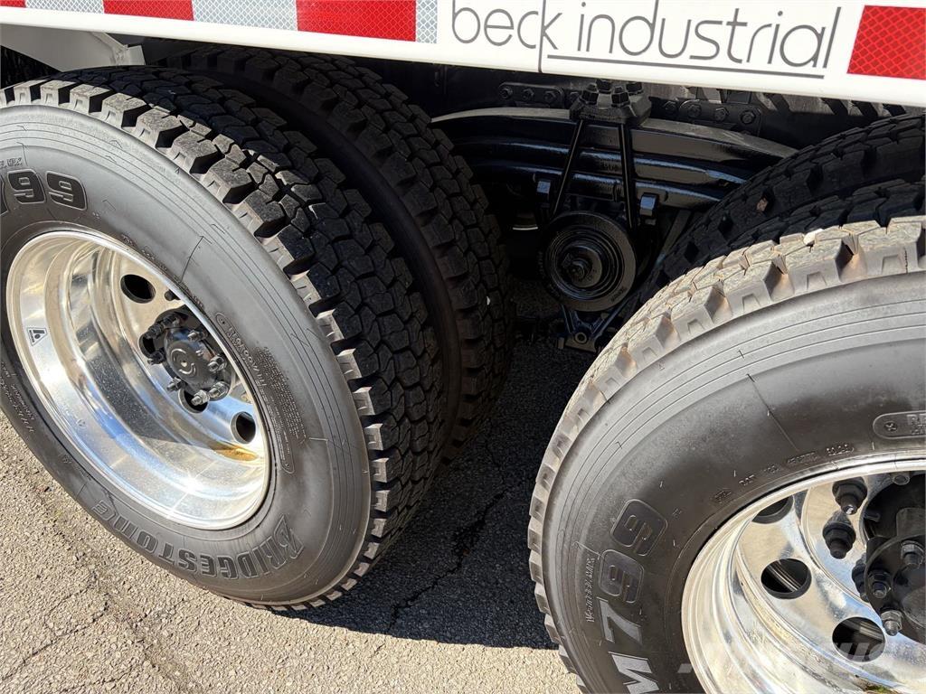 Mack GR64FR Betonkeverők/Betonpumpák