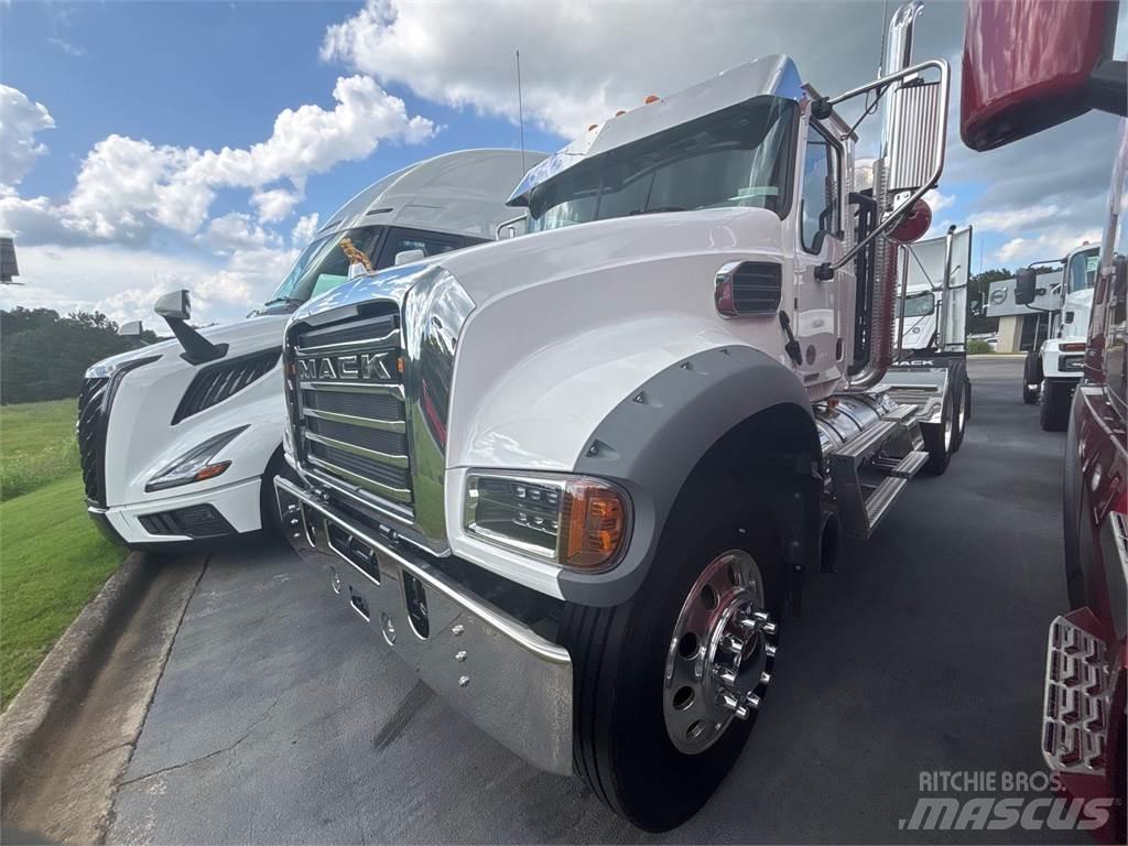 Mack GR64FT Nyergesvontatók