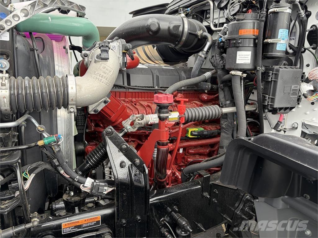 Mack GR64FT Nyergesvontatók