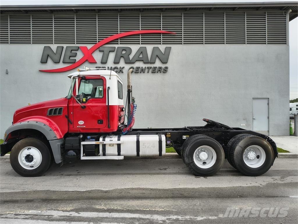 Mack GR64FT Nyergesvontatók