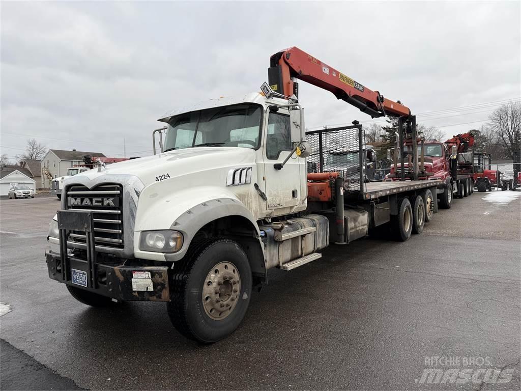 Mack GU700 Fülkés alváz