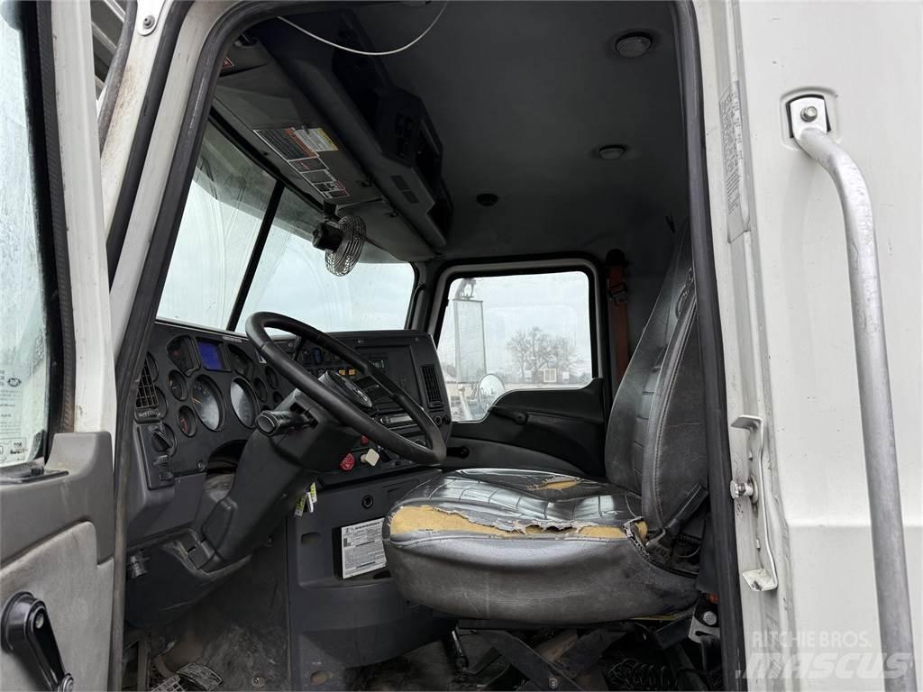 Mack GU700 Fülkés alváz