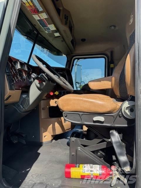 Mack GU713 Nyergesvontatók