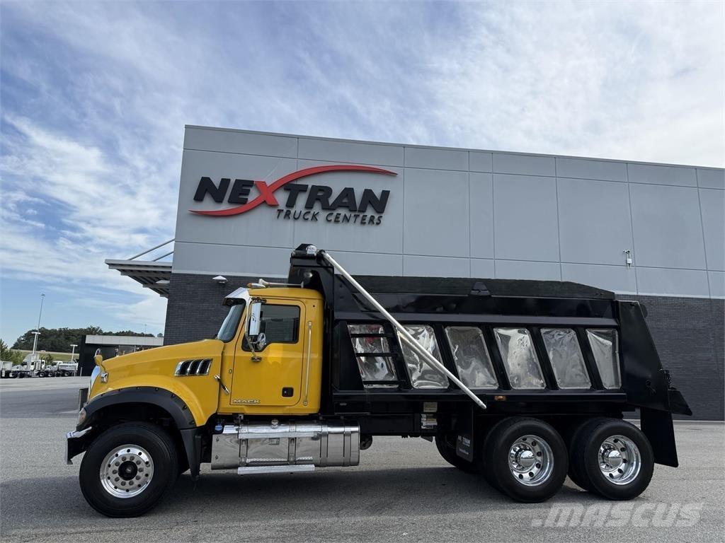 Mack GU713 Billenő teherautók