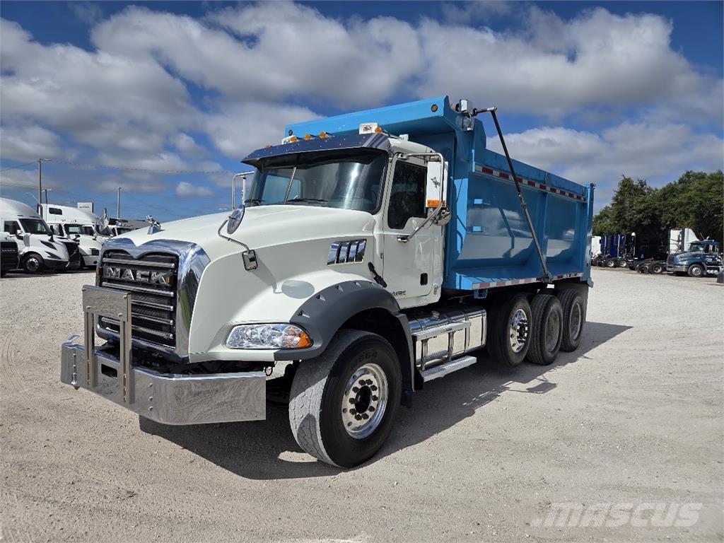 Mack GU813 Billenő teherautók