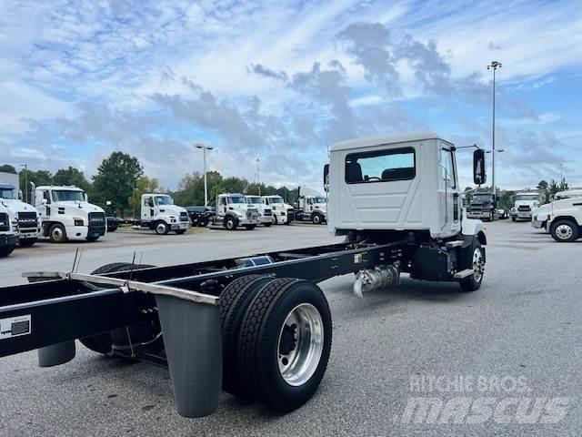Mack MD6 42R Fülkés alváz