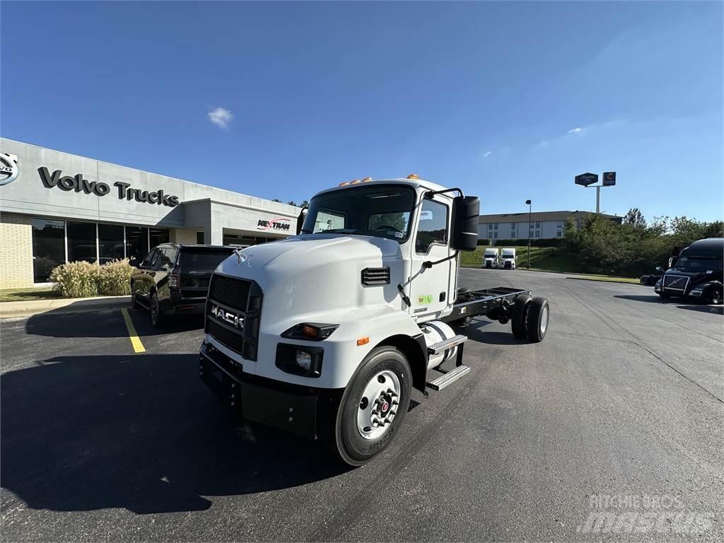 Mack MD6 42R Billenő teherautók