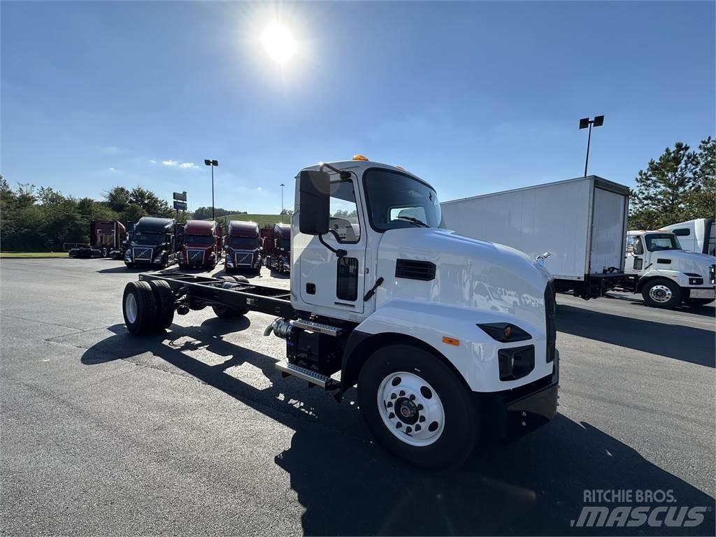 Mack MD6 42R Billenő teherautók