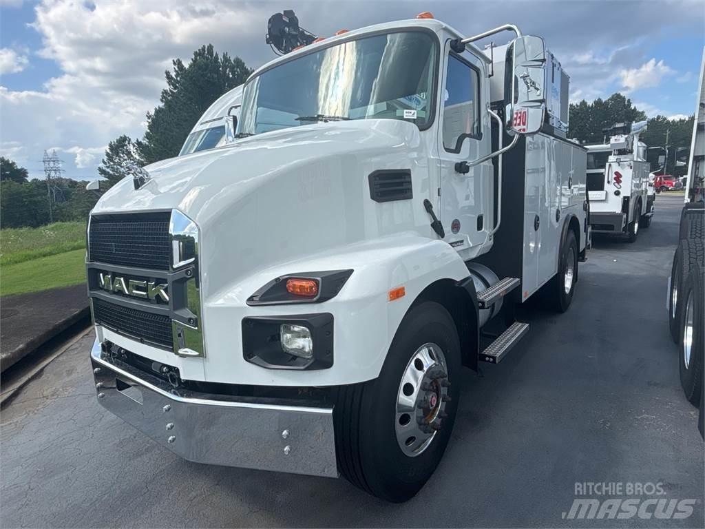 Mack MD6 42R Fülkés alváz