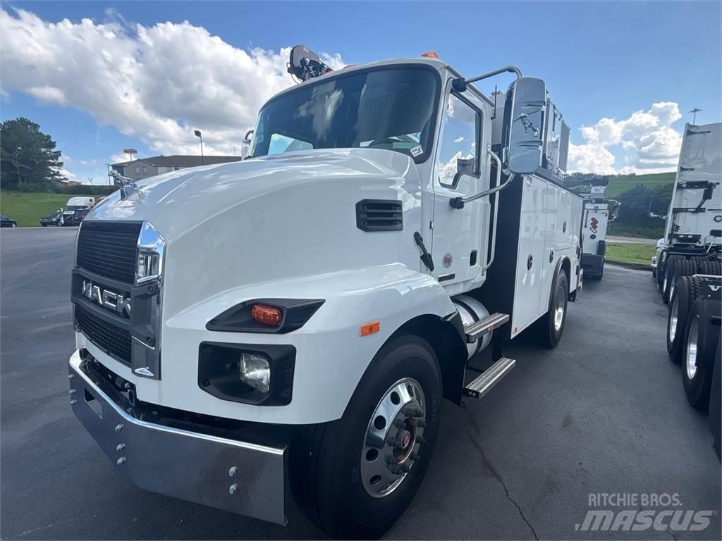 Mack MD6 42R Fülkés alváz