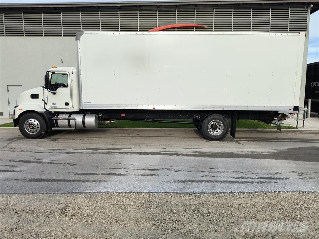 Mack MD6 42R Dobozos teherautók