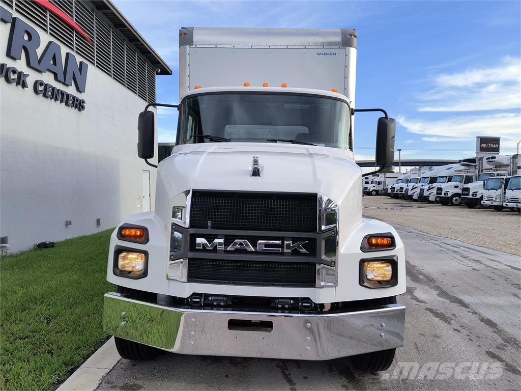 Mack MD6 42R Dobozos teherautók