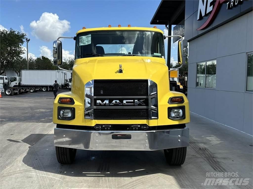 Mack MD7 42R Erdészet - Egyebek