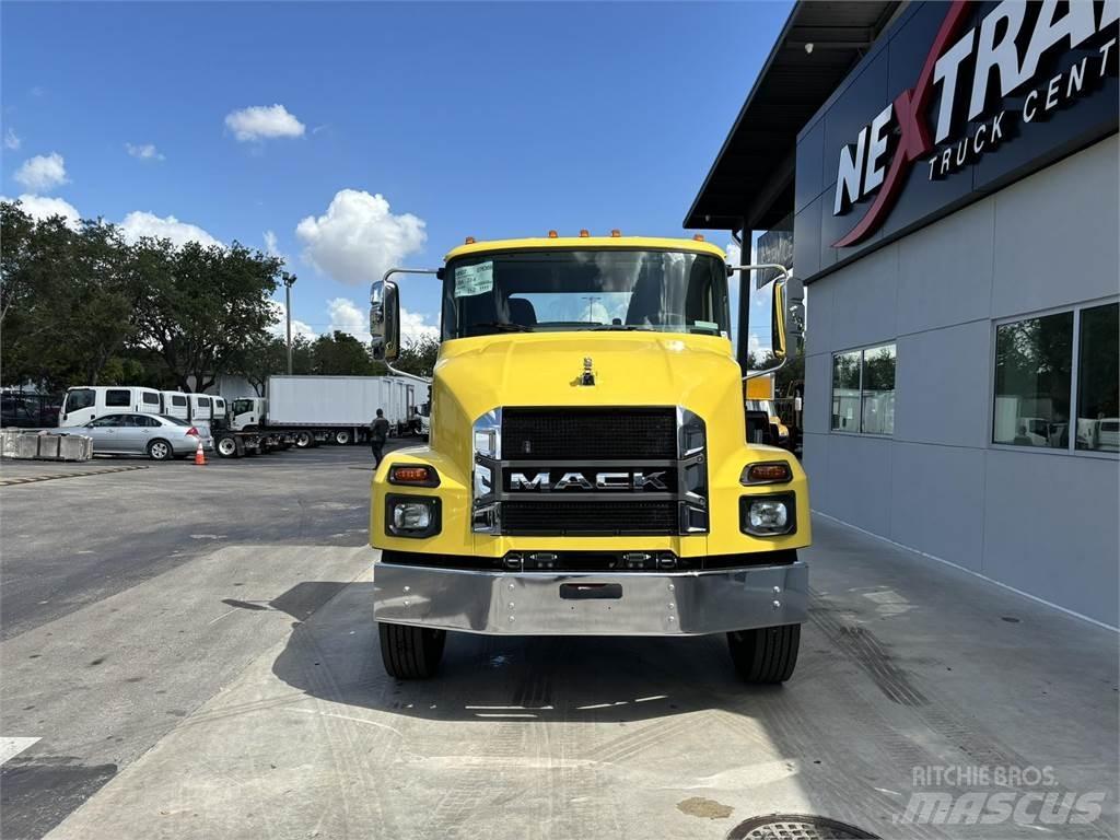 Mack MD7 42R Erdészet - Egyebek