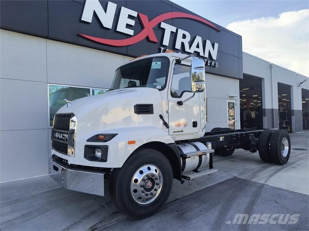 Mack MD7 42R Fülkés alváz