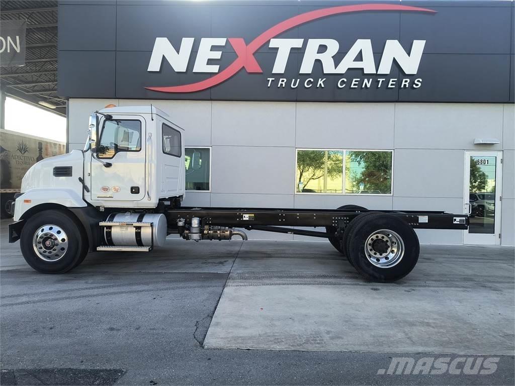 Mack MD7 42R Fülkés alváz