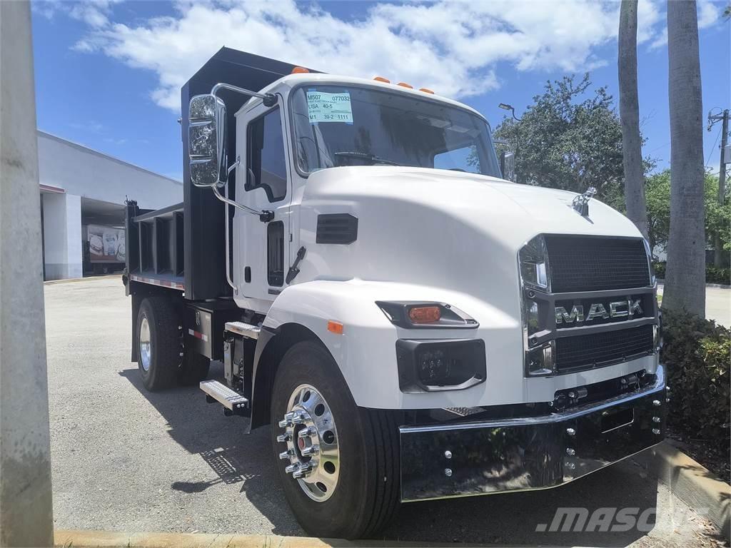 Mack MD7 42R Billenő teherautók