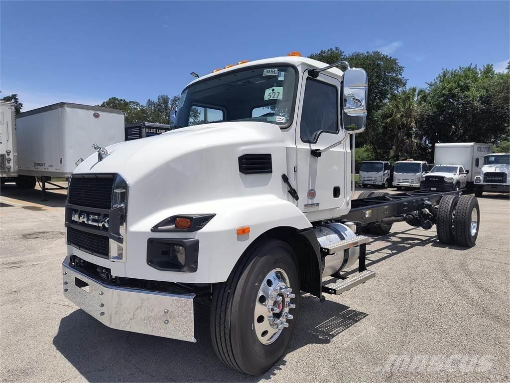 Mack MD7 42R Billenő teherautók