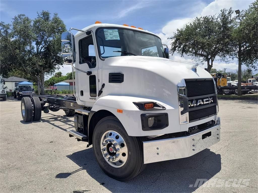 Mack MD7 42R Billenő teherautók