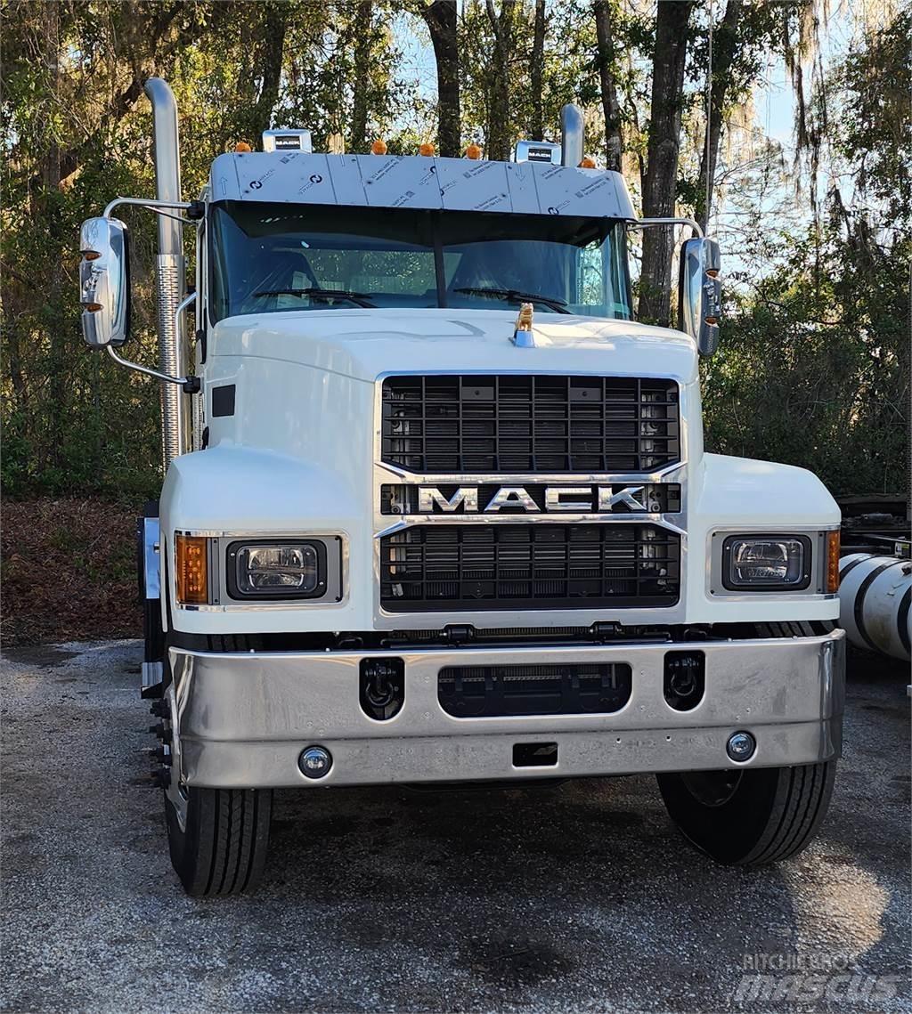 Mack PI64T Nyergesvontatók