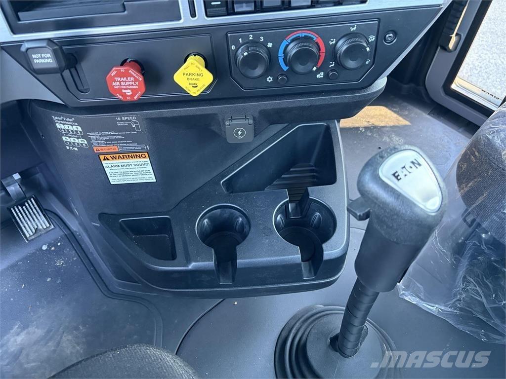 Mack PI64T Nyergesvontatók