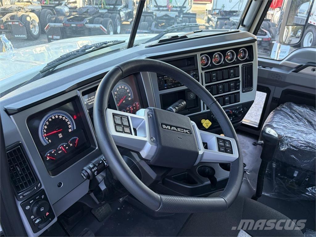 Mack PI64T Nyergesvontatók