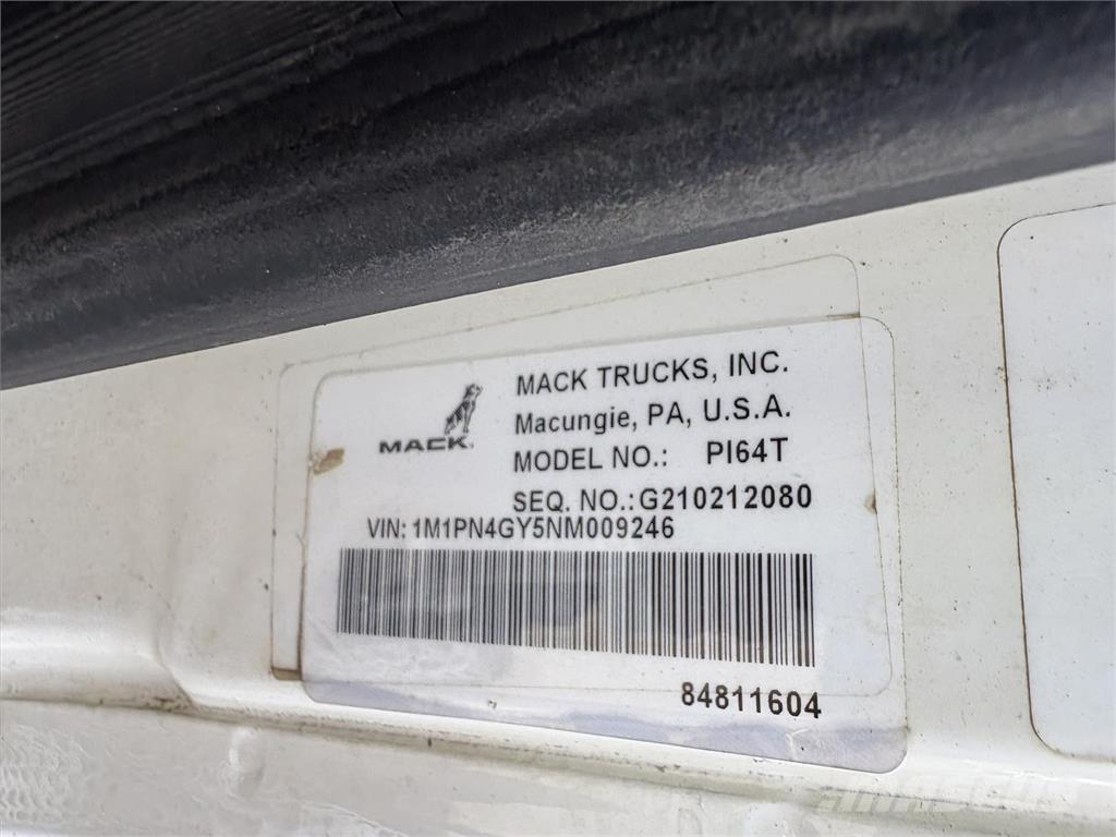 Mack PI64T Nyergesvontatók