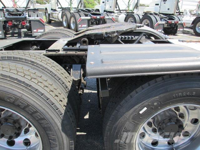 Mack PI64T Nyergesvontatók