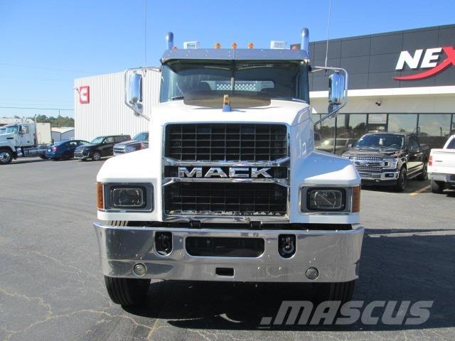 Mack PI64T Nyergesvontatók