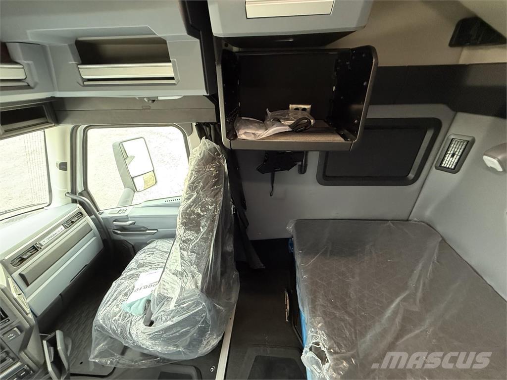 Mack PR64T Nyergesvontatók