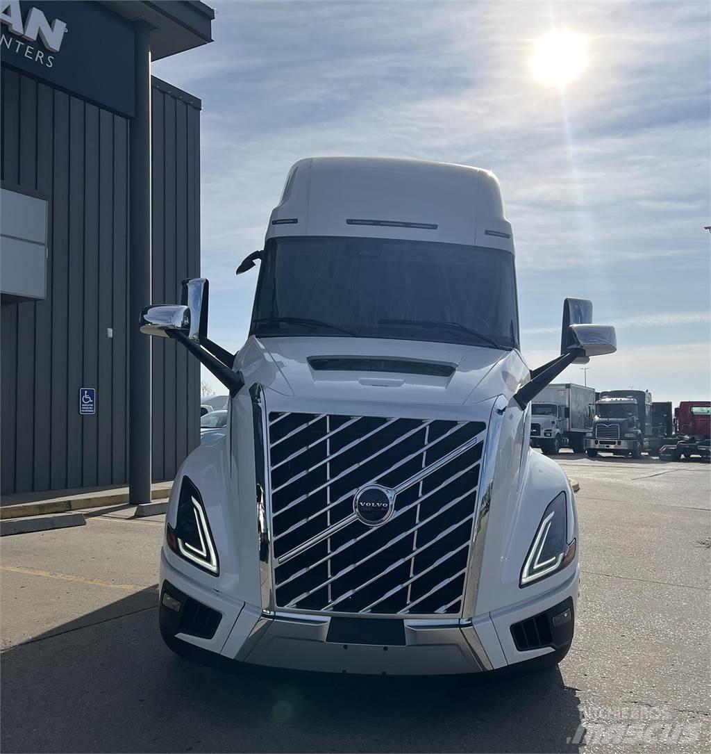 Volvo NEW VNL860 Nyergesvontatók