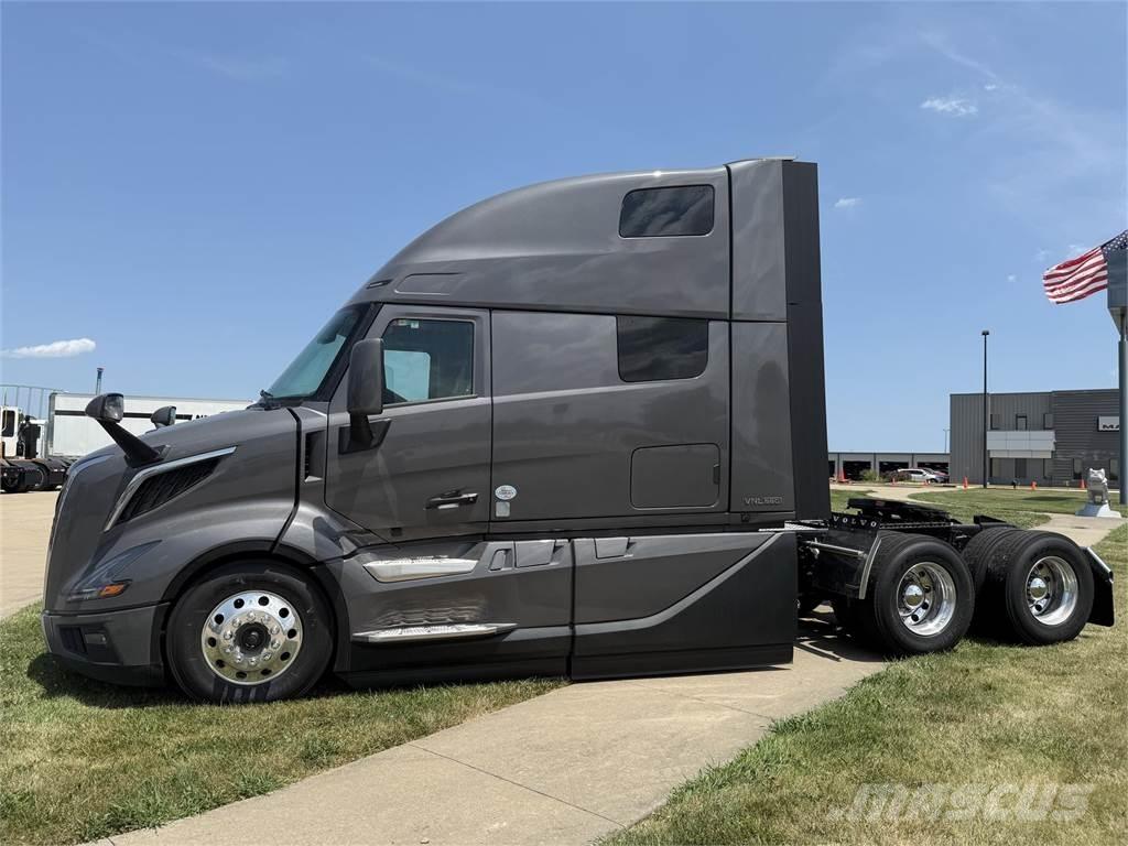 Volvo NEW VNL860 Nyergesvontatók