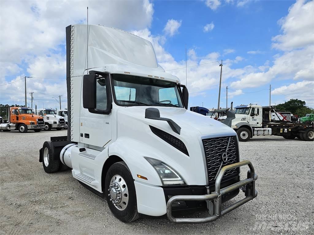 Volvo VNL42T300 Nyergesvontatók