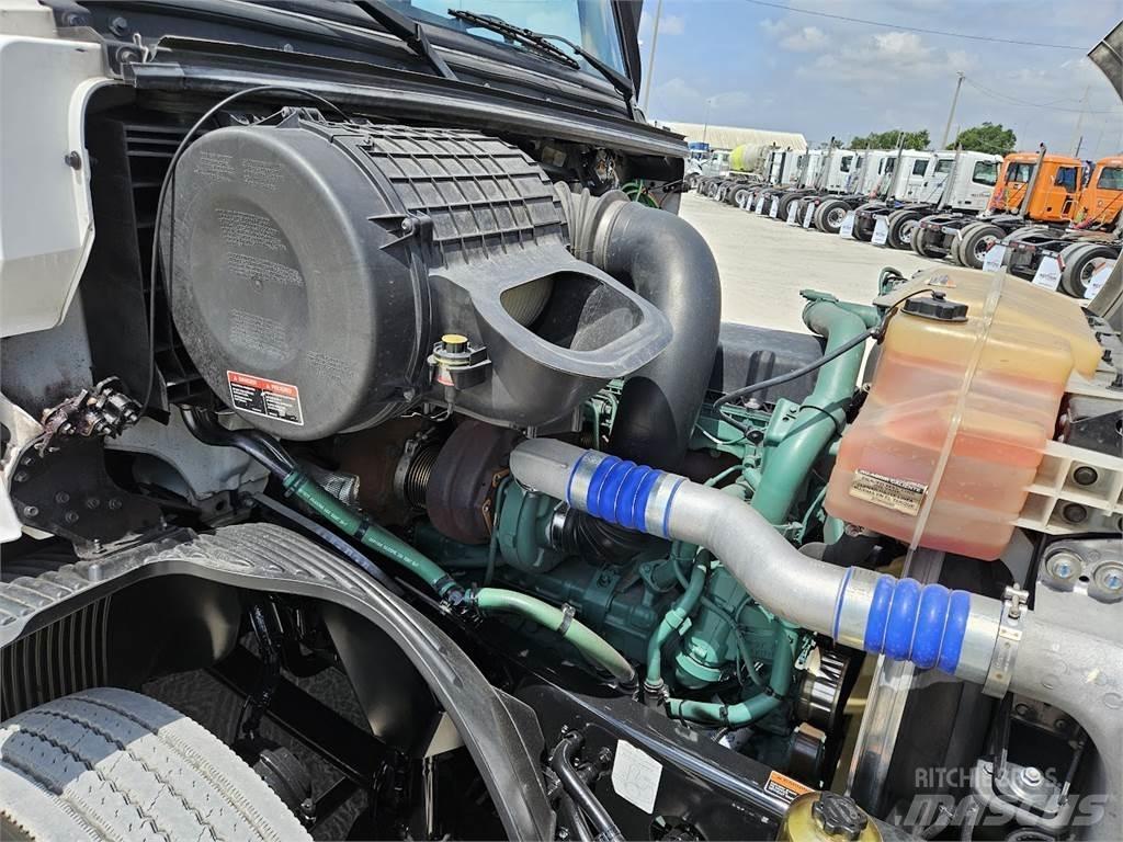 Volvo VNL62T300 Nyergesvontatók