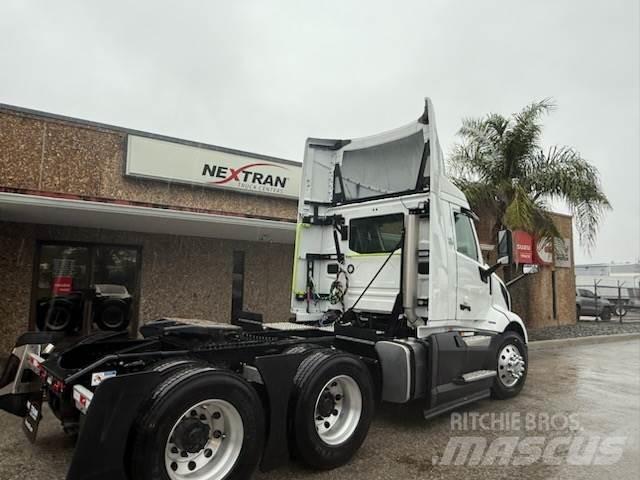 Volvo VNL64T300 Nyergesvontatók