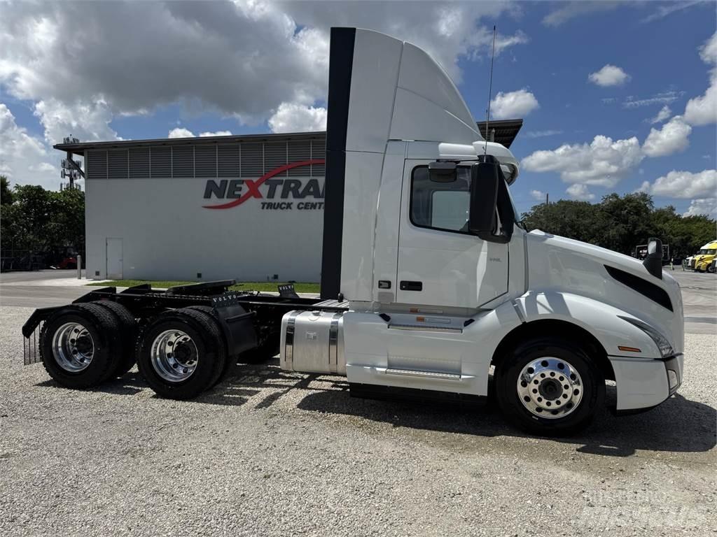 Volvo VNL64T300 Nyergesvontatók