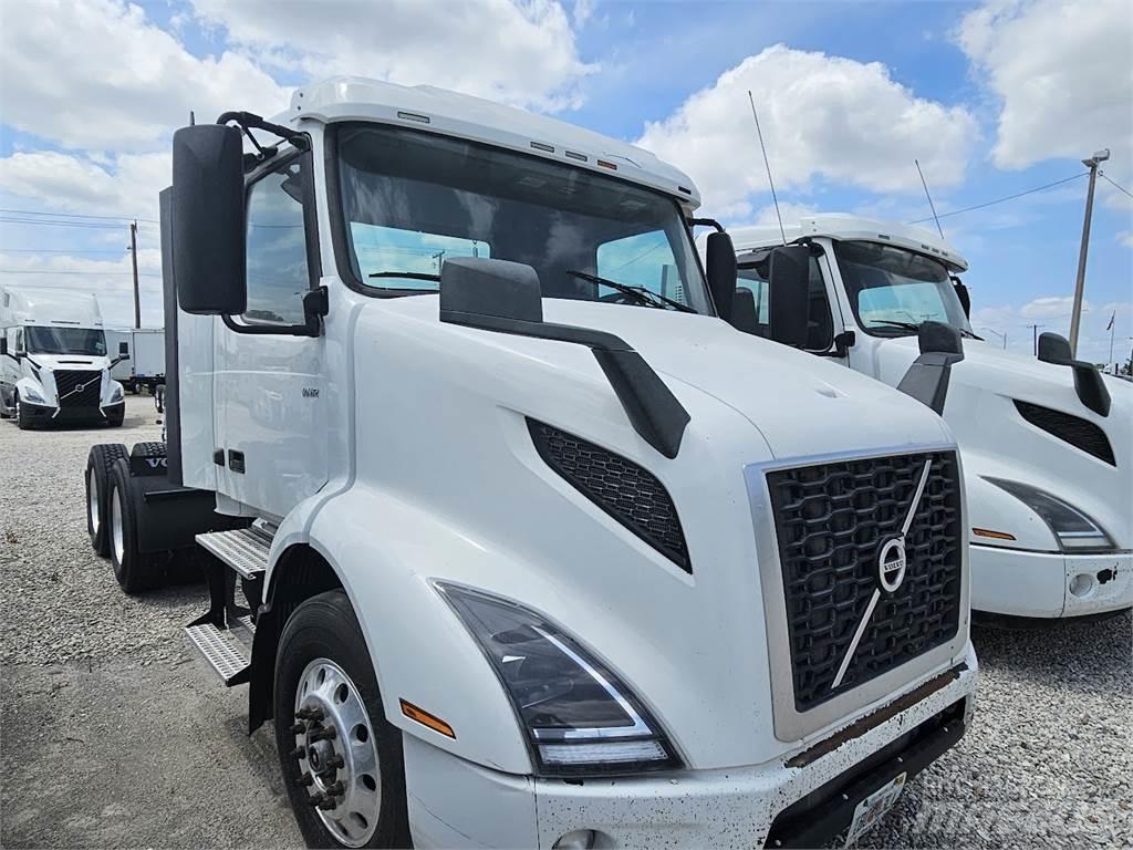 Volvo VNL64T300 Nyergesvontatók