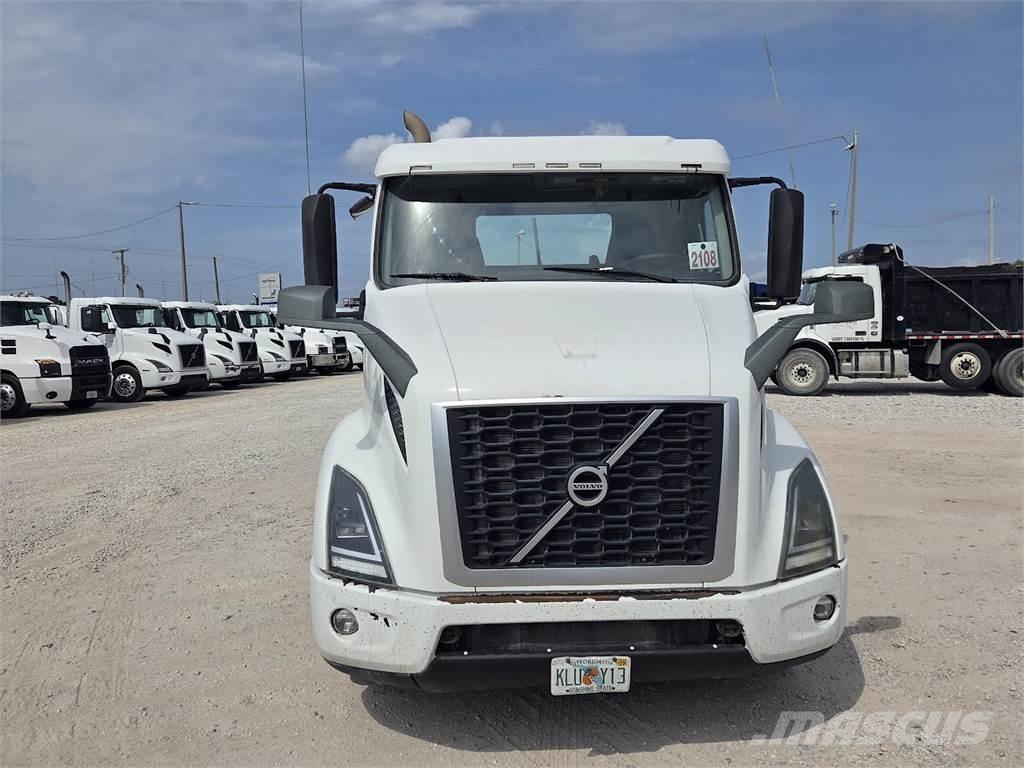 Volvo VNL64T300 Nyergesvontatók