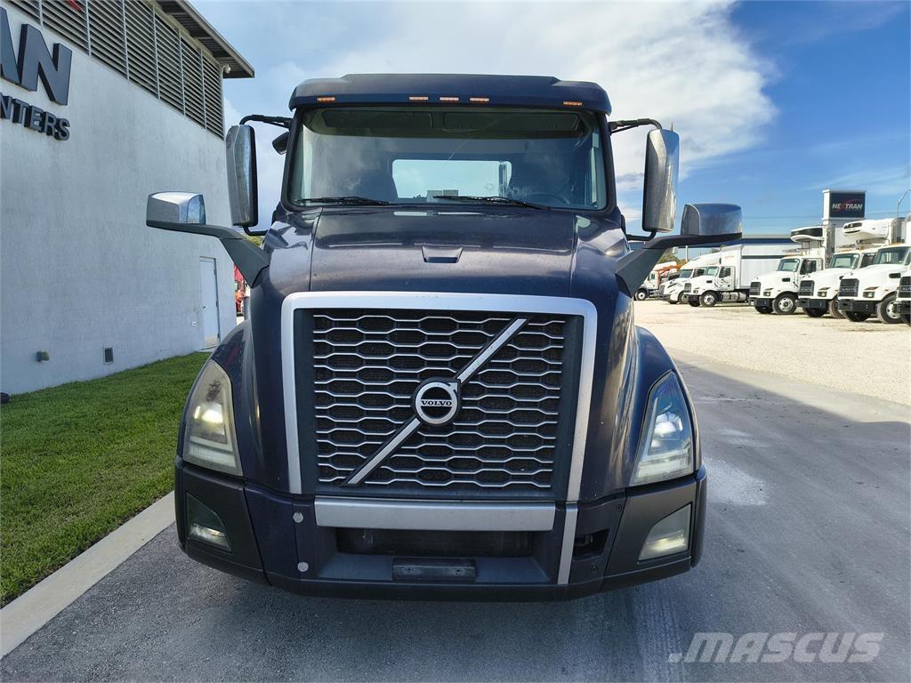 Volvo VNL64T300 Nyergesvontatók