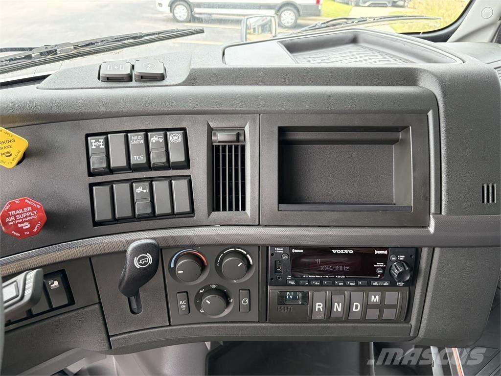Volvo VNL64T740 Nyergesvontatók