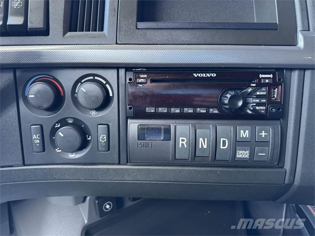 Volvo VNL64T760 Nyergesvontatók