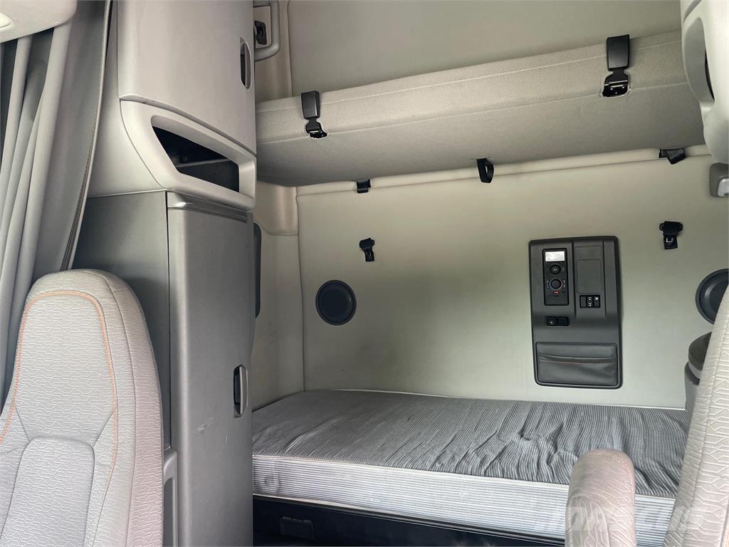 Volvo VNL64T760 Nyergesvontatók
