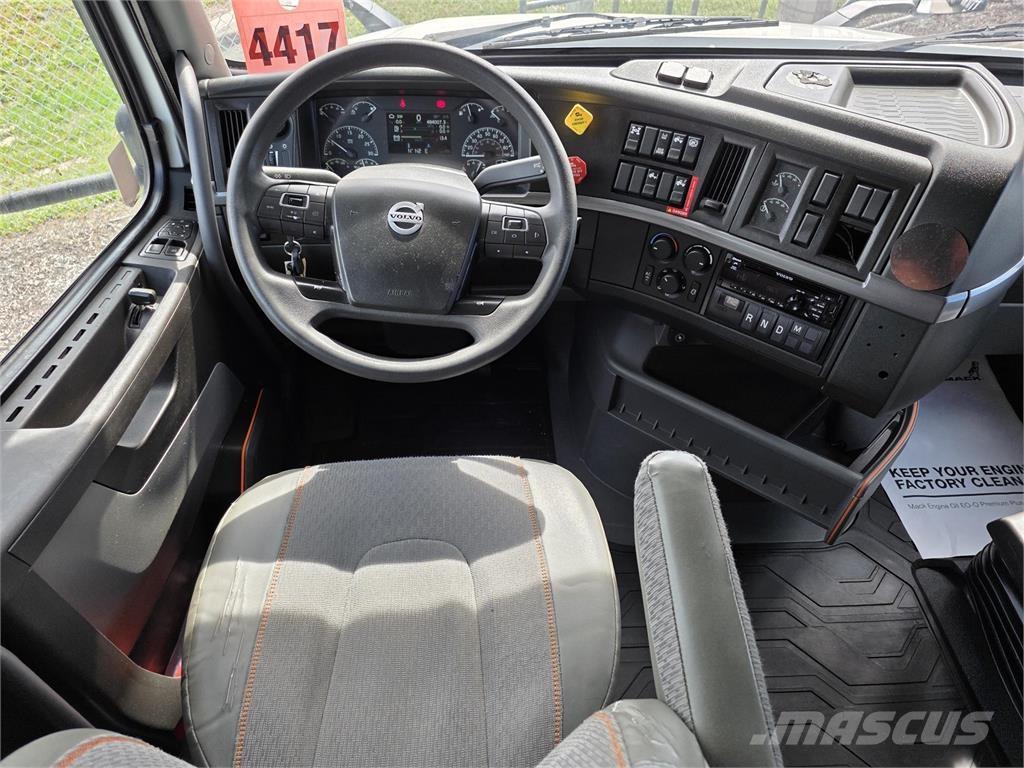 Volvo VNL64T760 Nyergesvontatók