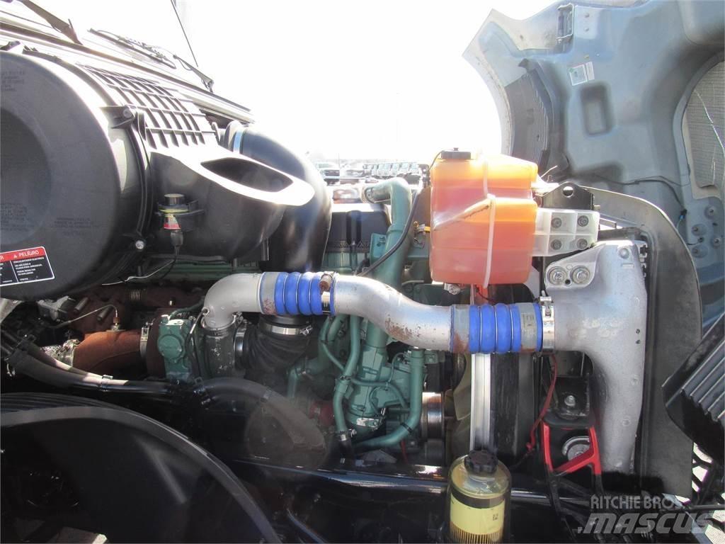 Volvo VNL64T860 Nyergesvontatók